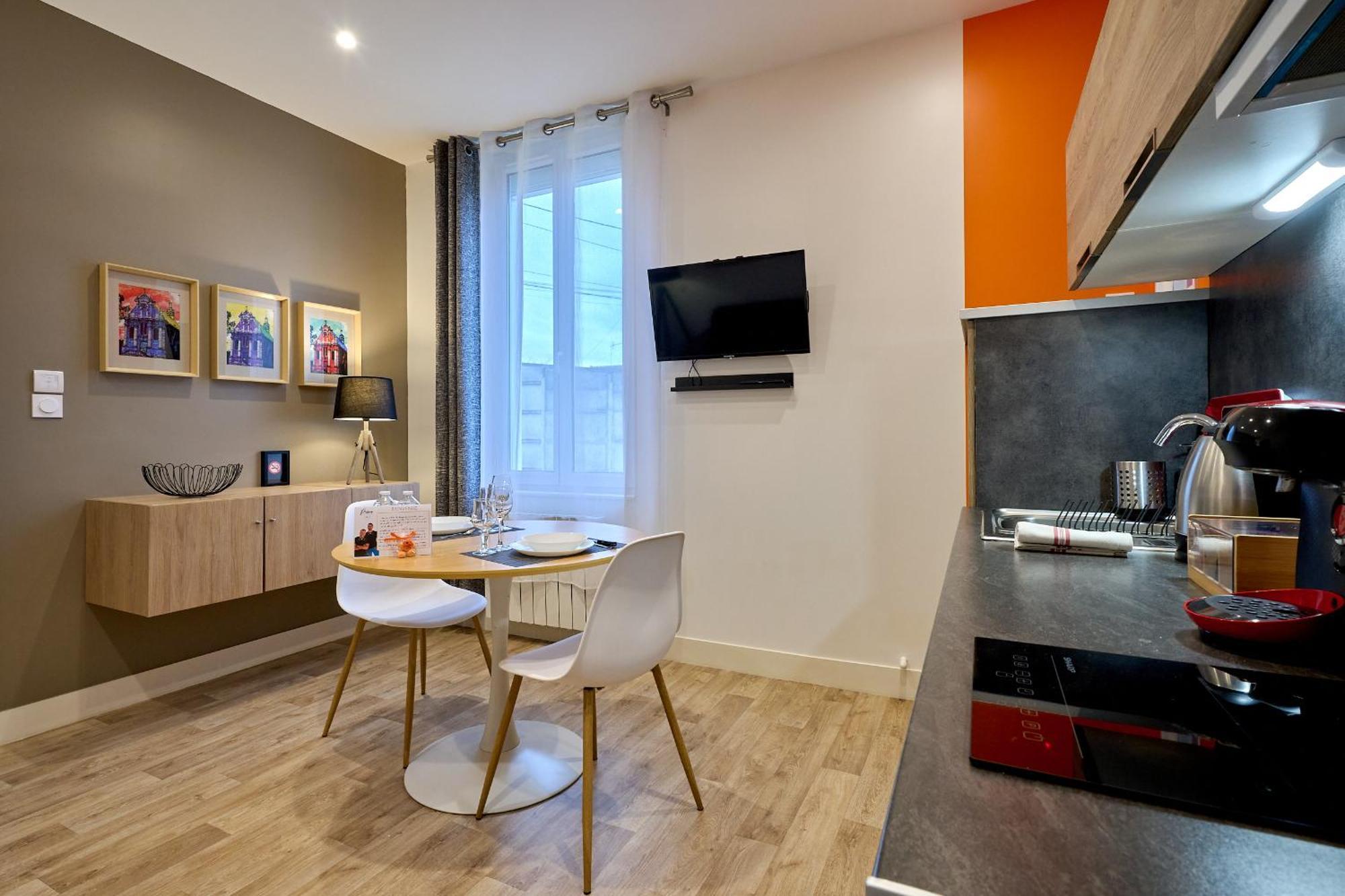 Le Faidherbe Style Appart' Hotel - Wifi Gratuit - Parking Gratuit Calme Et Lumineux 느베르 외부 사진